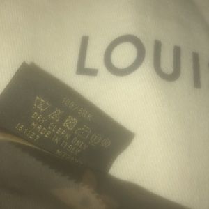Louis Vuitton scarf ❤️